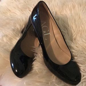 AGL patent leather pumps